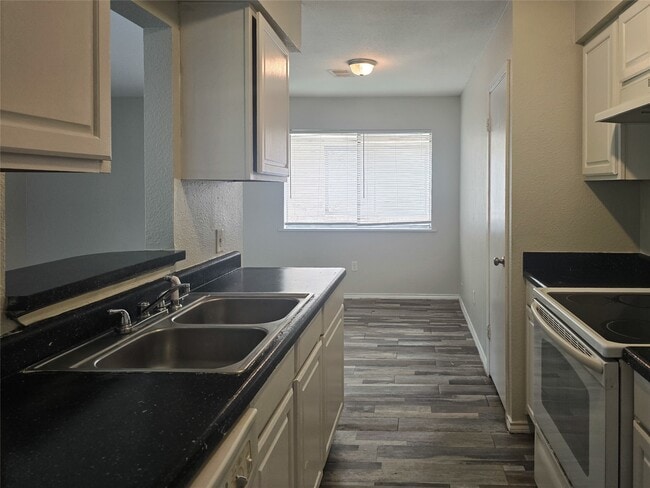 Primary Photo - 396 Duroux Rd