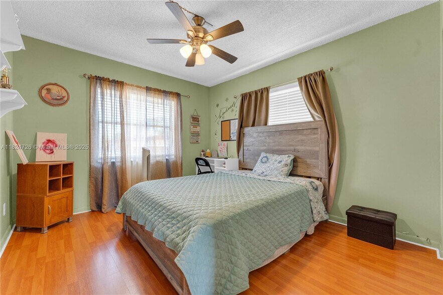 Building Photo - 6500 SW 41st Ct