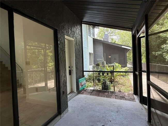 Building Photo - 238 Riverbend Dr