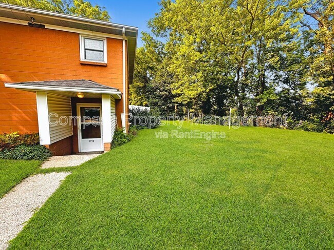 Primary Photo - 2719 S Burdick St