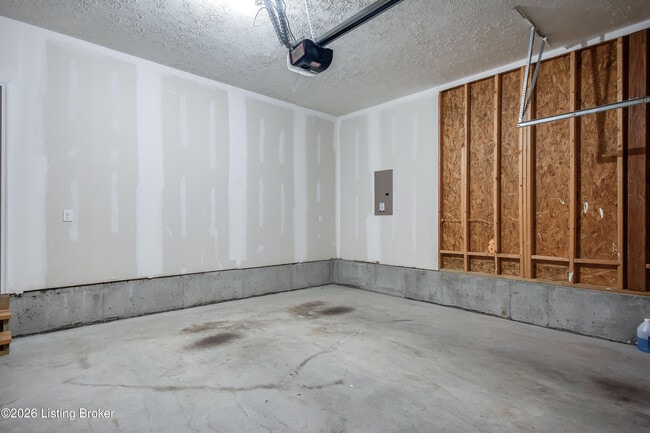 Building Photo - 17010 Meander Way