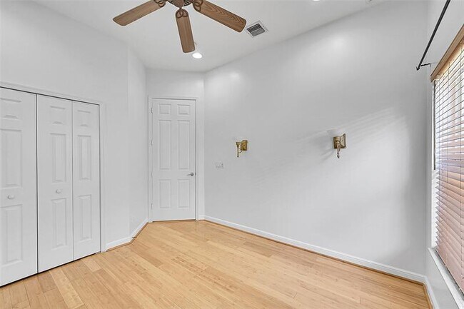 Building Photo - 12459 NW 52nd Ct