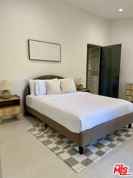 Building Photo - 201 S Bedford Dr