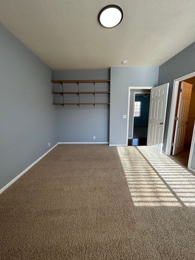 Building Photo - Spacious 3 Bed, 2 Bath Home in Papillion, Ne