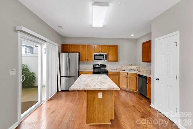 Building Photo - 10350 Stineway Ct