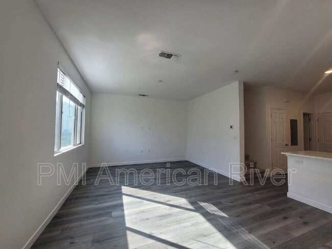 Building Photo - 3007 Mesmerizing Walk