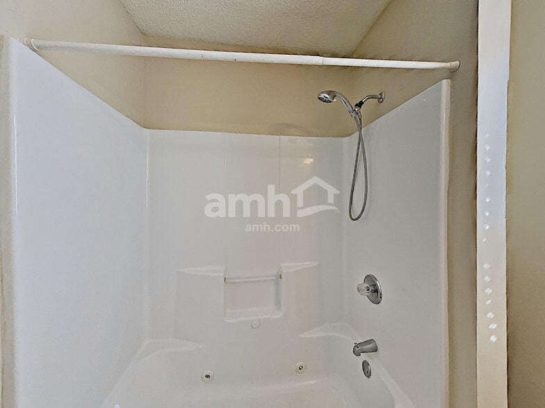 Building Photo - 32 Alston Ln SW