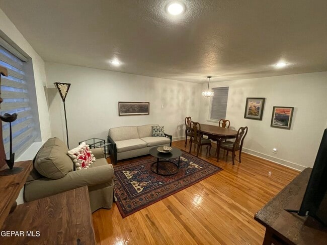 Building Photo - 1415 N Ochoa St