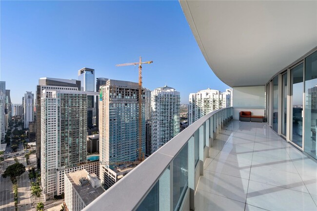 Building Photo - 200 Biscayne Blvd Way