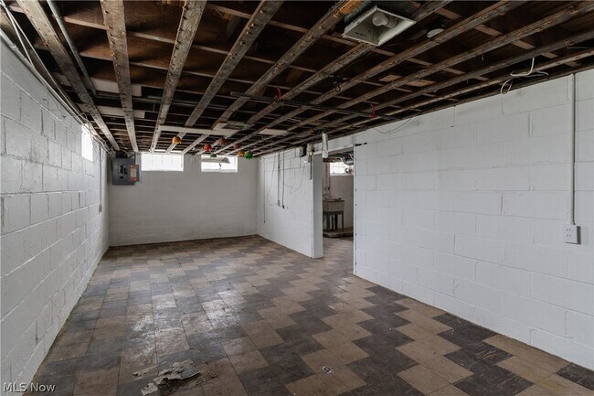 Building Photo - 10201 Grace Ave