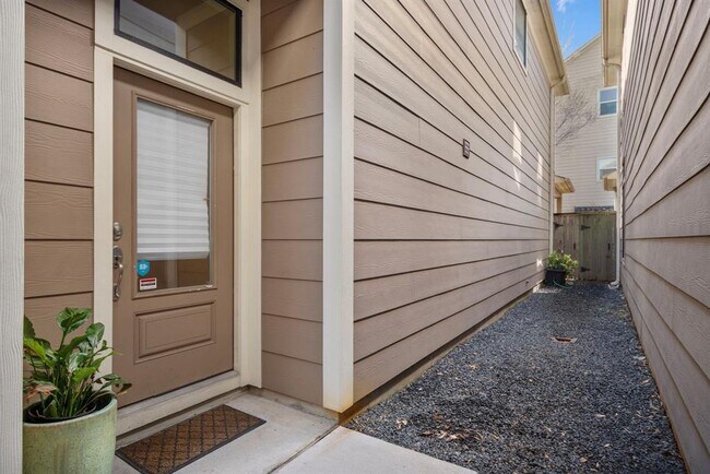 Building Photo - 5337 Kansas St