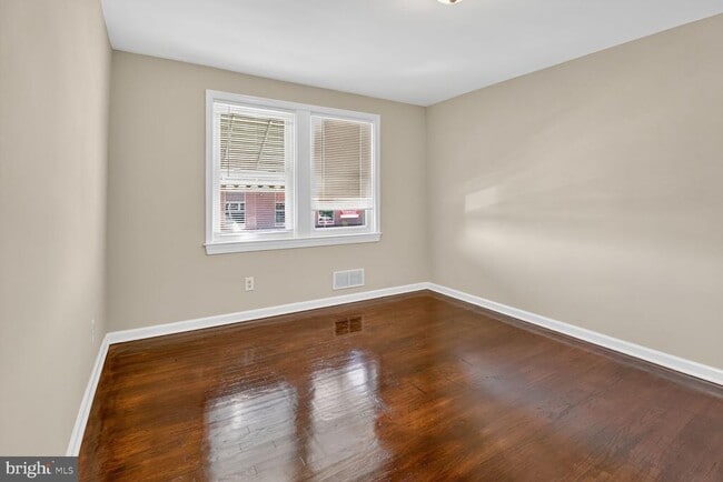 Building Photo - 3814 Erdman Ave