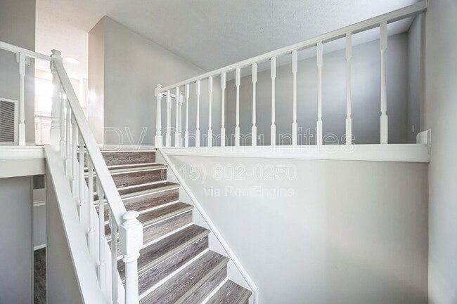 Building Photo - 12174 Glencrest Ct