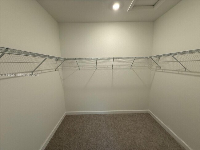 Building Photo - 184 10th Ct