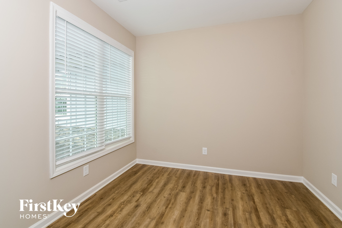Building Photo - 38 Somersby Dr