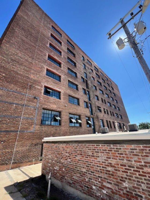 Building Photo - 812 SW Washington St