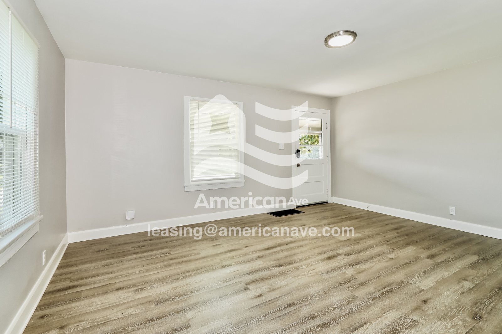 Building Photo - 1004 Korb Ave