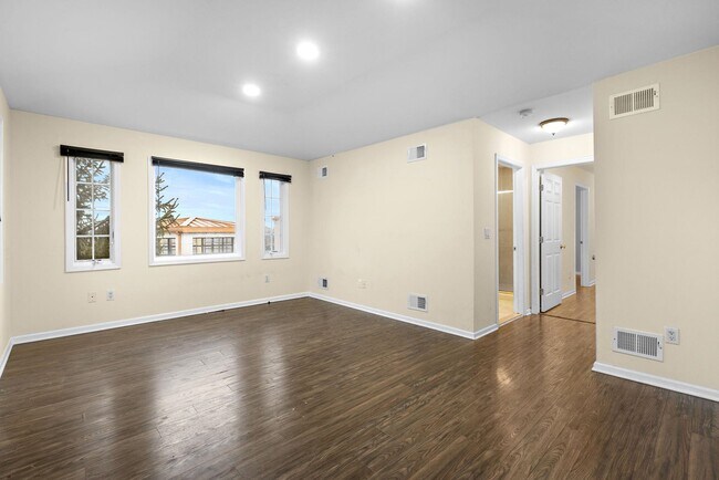 Building Photo - 12 Liberty Ct.