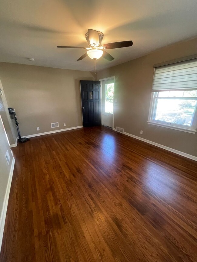 Building Photo - Home for Rent in Bellevue NE!