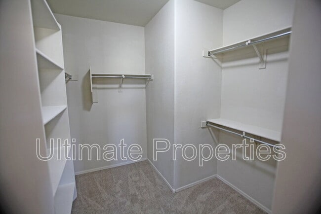 Building Photo - 18028 W Golden Ln