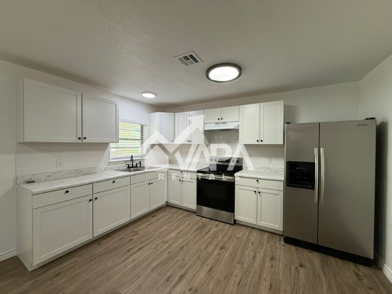 Building Photo - 5214 Charolais Dr
