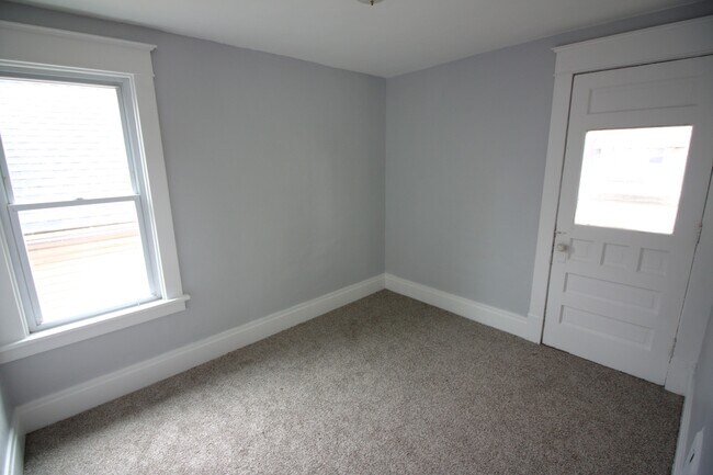bedroom - 101 Custer St