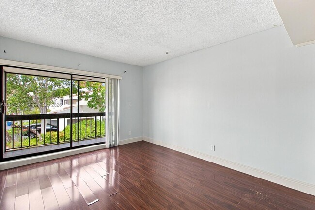 Building Photo - 6511 Racquet Club Dr