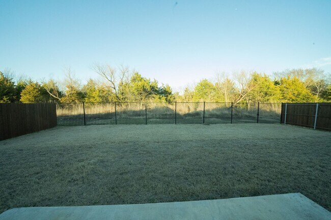 Building Photo - 140 Waxberry Dr