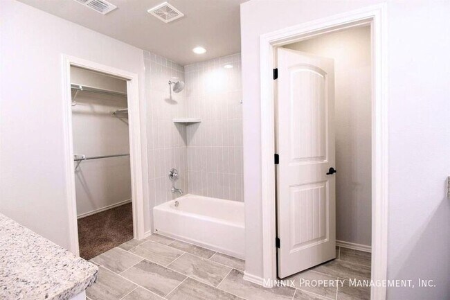 Building Photo - 5840 Lehigh St