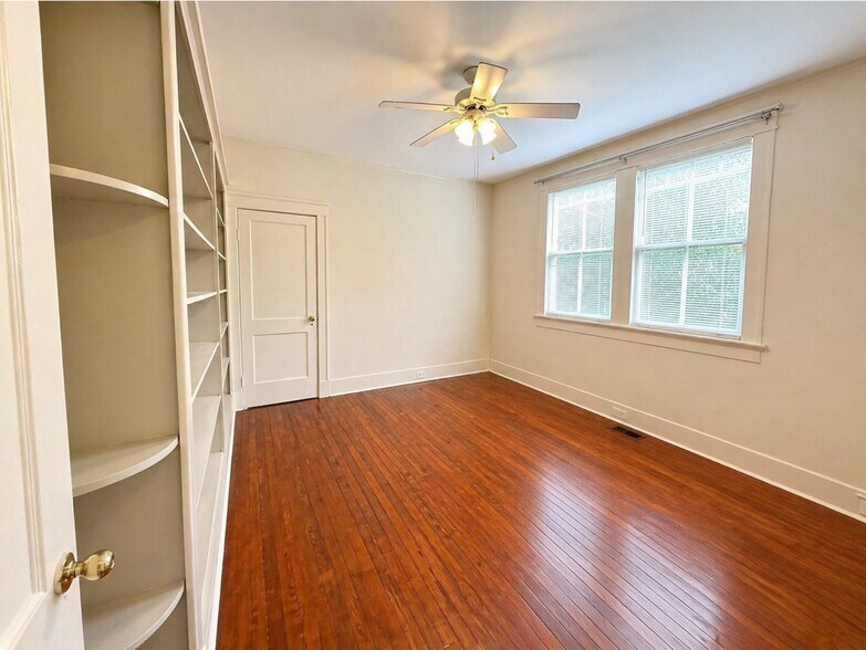 Building Photo - 2035 Joseph St