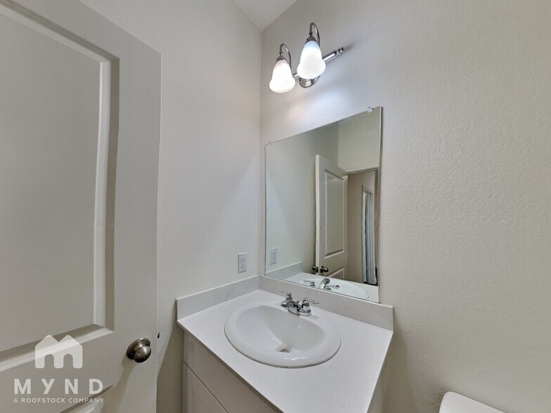 Building Photo - 5549 Ladytown Ln