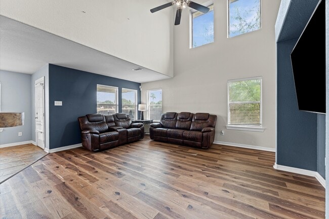 Building Photo - 18714 Walden Glen Cir