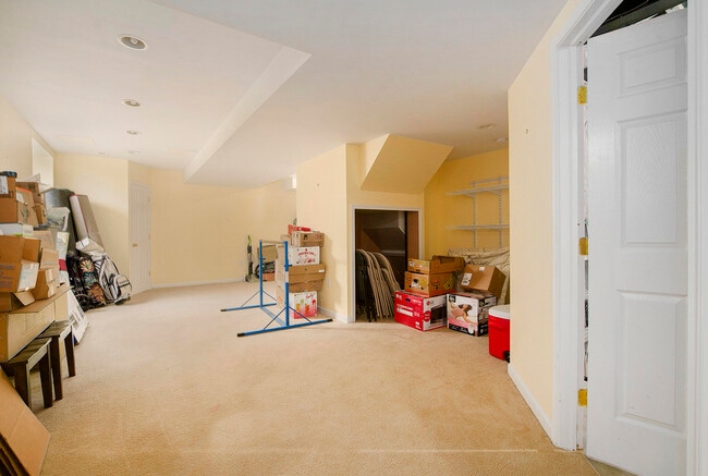 Building Photo - 7848 Trotters Park St