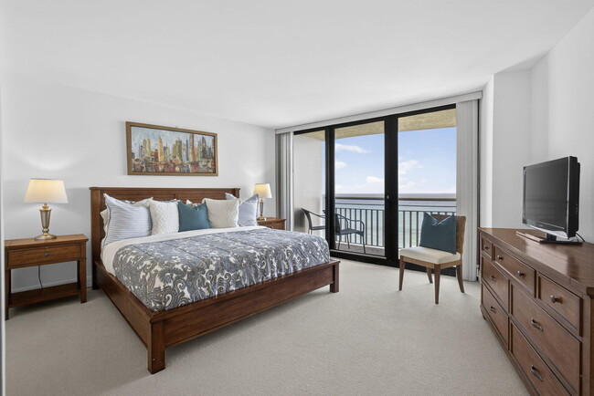 Building Photo - 3000 N Ocean Dr