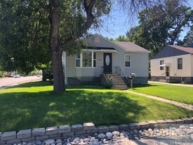 Building Photo - 1702 Avenue E