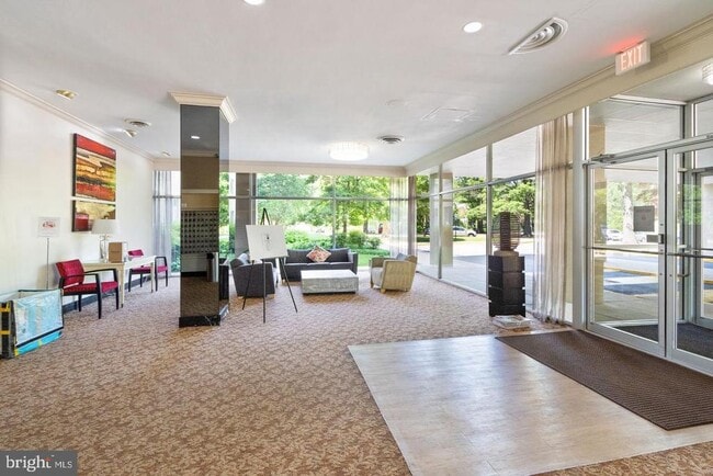 Building Photo - 6641 Wakefield Dr