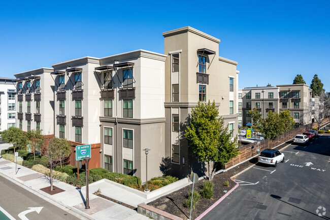 Valor Crossing - 7500 Saint Patrick Way Dublin CA 94568 | Apartment Finder