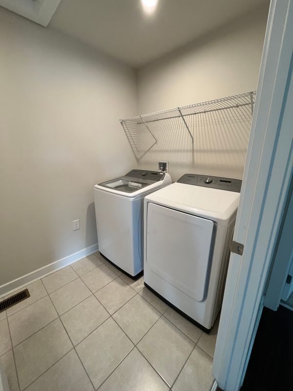 Building Photo - 28487 Hawthorne Trl