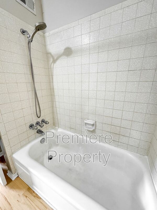 Building Photo - 11103 NW Player Dr