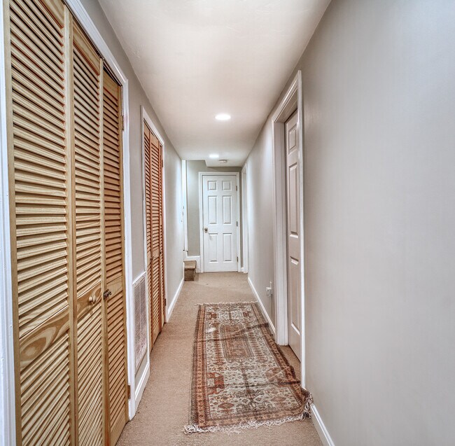 Building Photo - 289 W 5th St