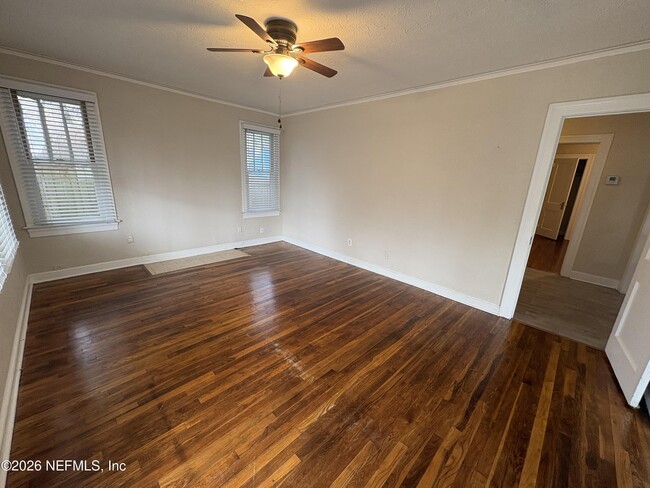 Building Photo - 859 St Clair St