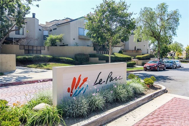 Building Photo - 13133 Le Parc Blvd