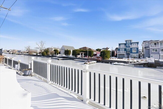 Building Photo - 14 Vinton St