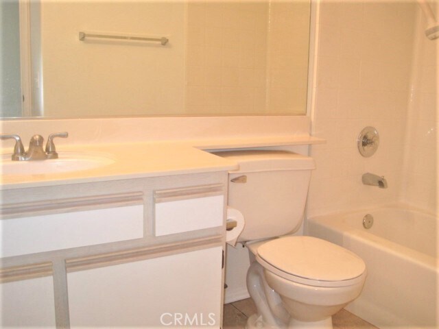 Building Photo - 6686 Laurelton Ln