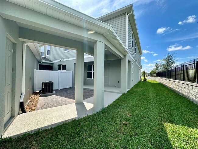 Building Photo - 16388 Hamlin Vw St