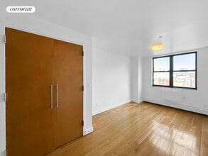 Building Photo - 1405 5th Ave