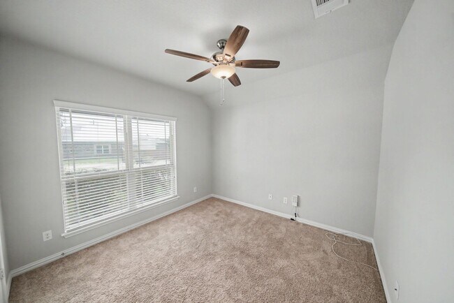 Building Photo - Beautiful Potranco Run Home with 3-Car Garage - Realtor Commission: $750
