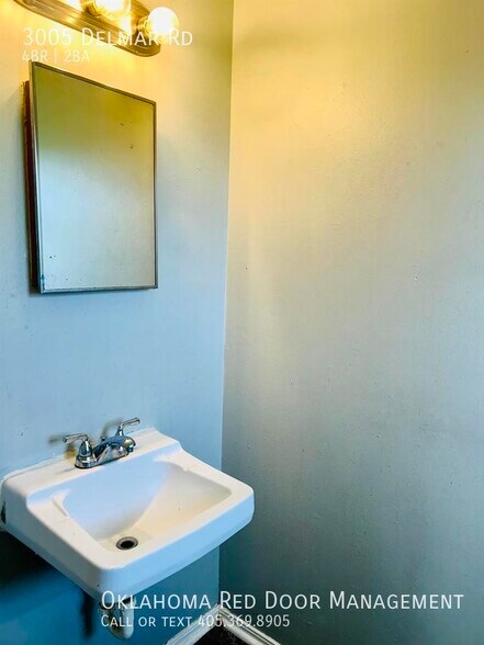 Building Photo - 3005 Delmar Rd