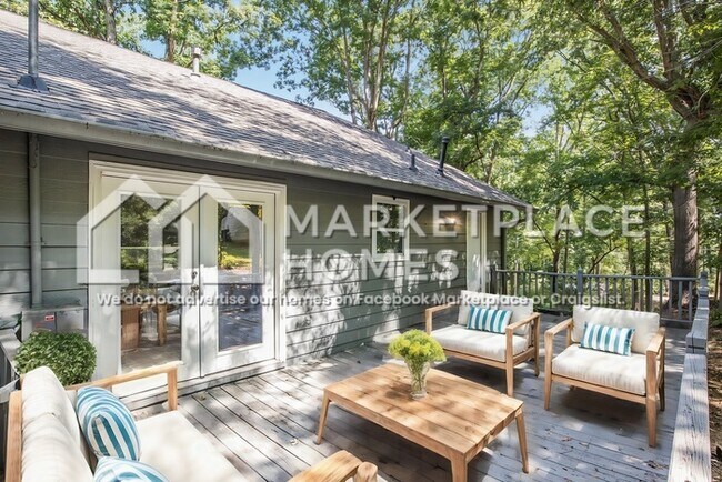 Building Photo - 3824 Cannon Dr