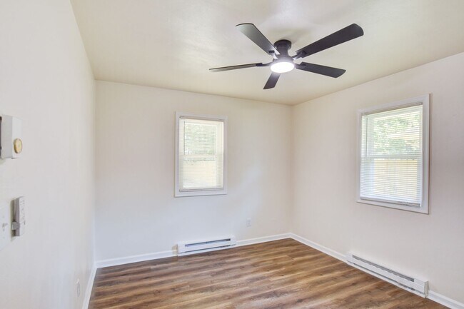 Building Photo - 1306 Linden Ave